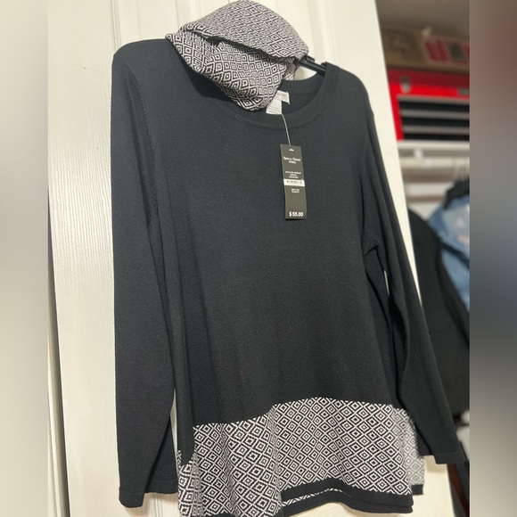 NWT Petite XL Sweater with Scarf Black White - Picture 4 of 5